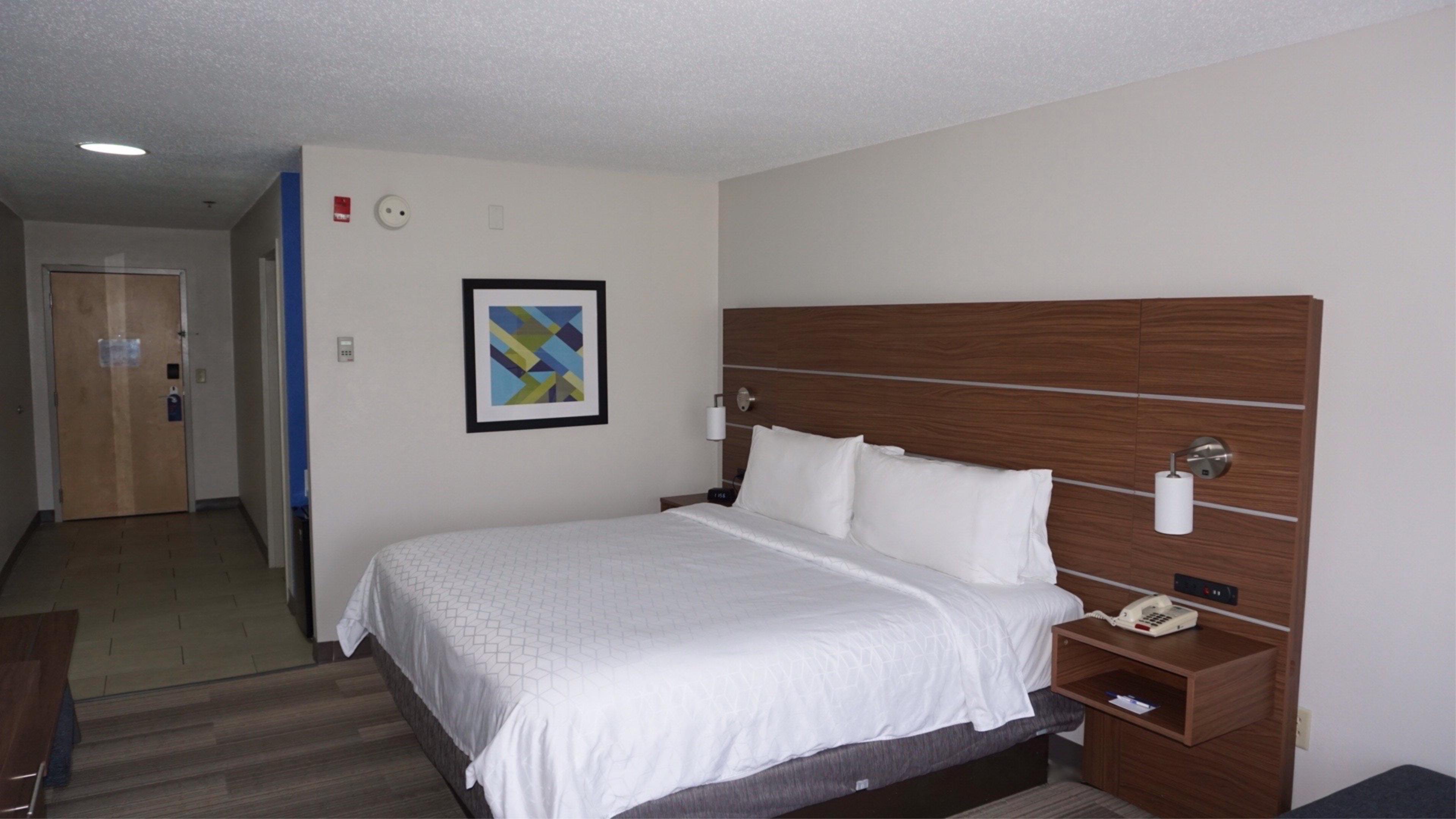 Holiday Inn Express Hotel & Suites Greensboro-East By Ihg Exterior photo