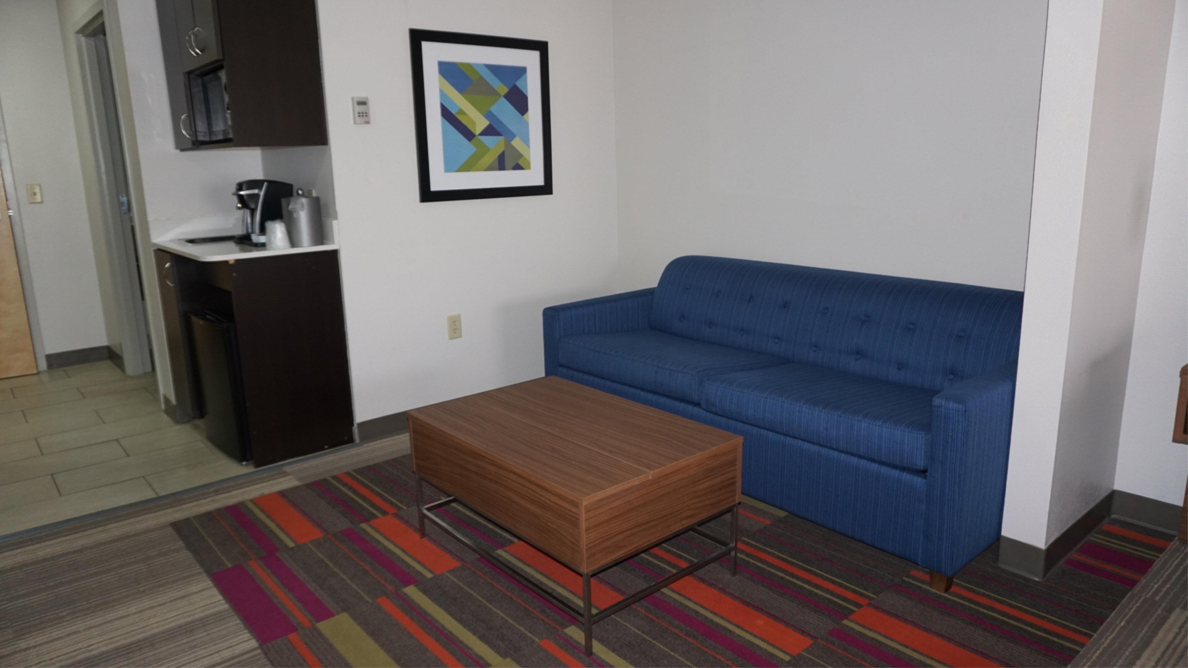 Holiday Inn Express Hotel & Suites Greensboro-East By Ihg Exterior photo