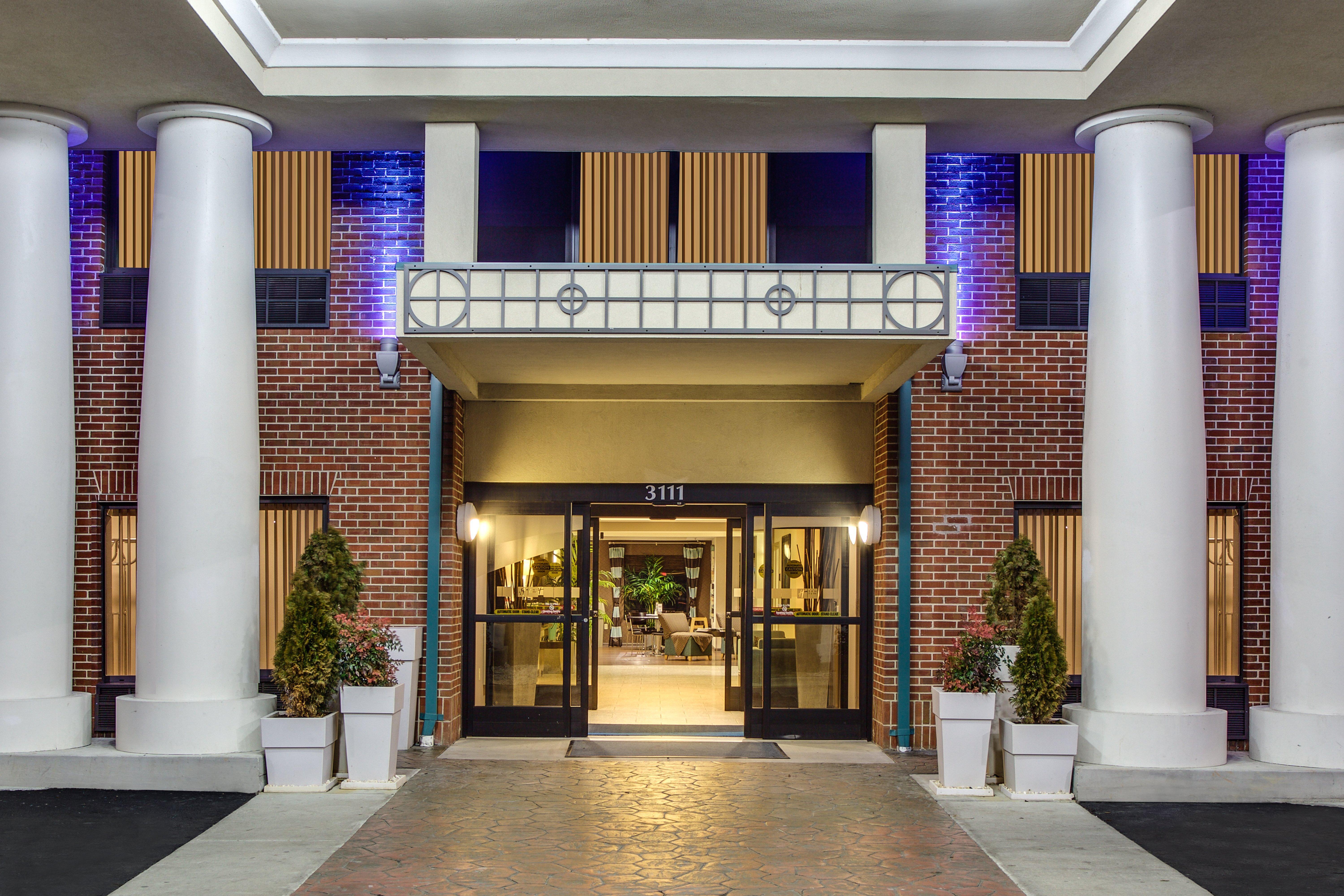 Holiday Inn Express Hotel & Suites Greensboro-East By Ihg Exterior photo